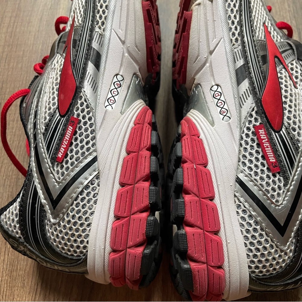 Brooks Ravenna Red and Black Men’s Running Shoes - Picture 10 of 14